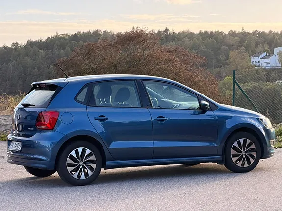 Volkswagen Polo 2016 photo 2