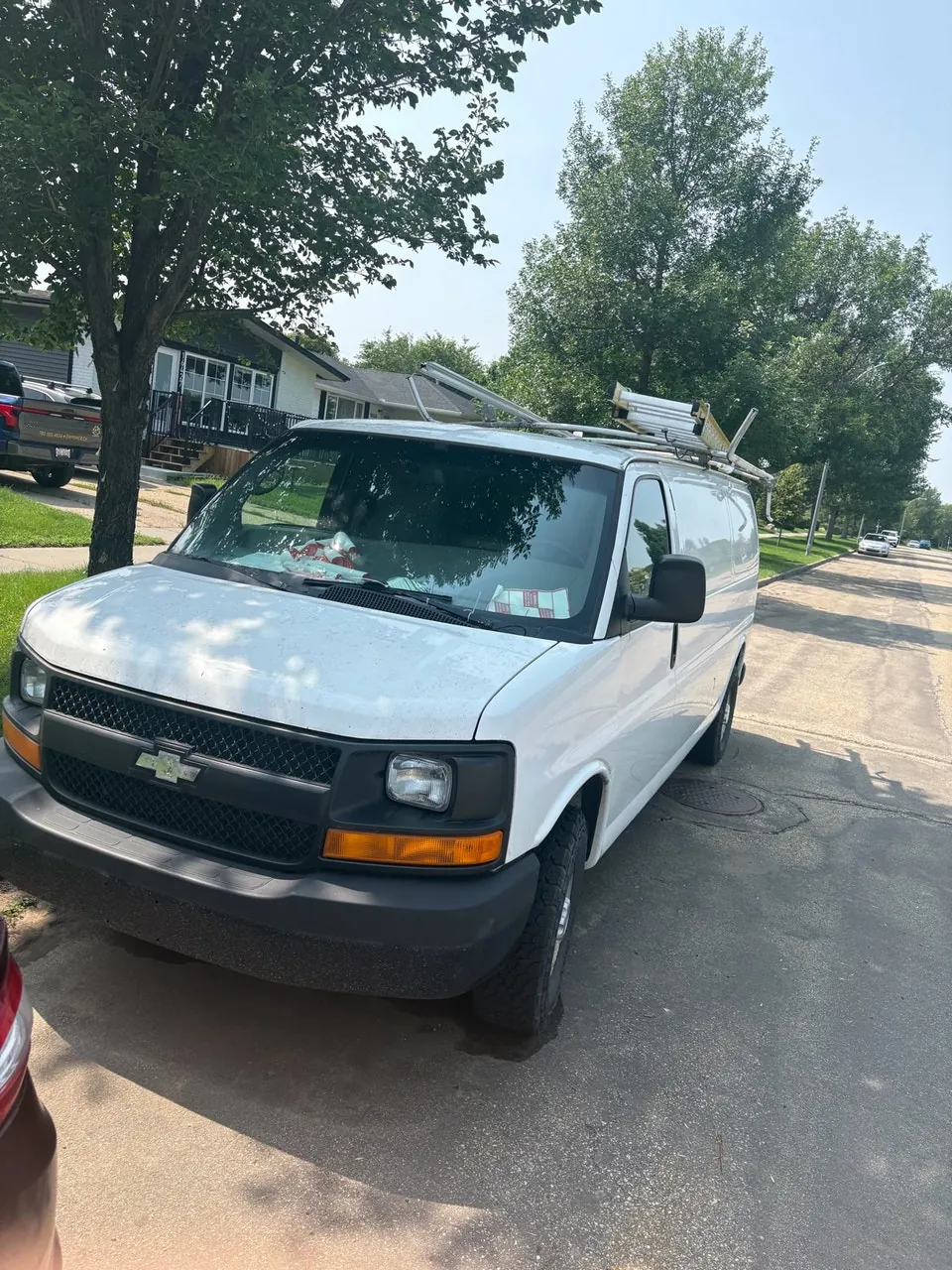 GMC 3500 Express Cargo Van 2015 photo 3