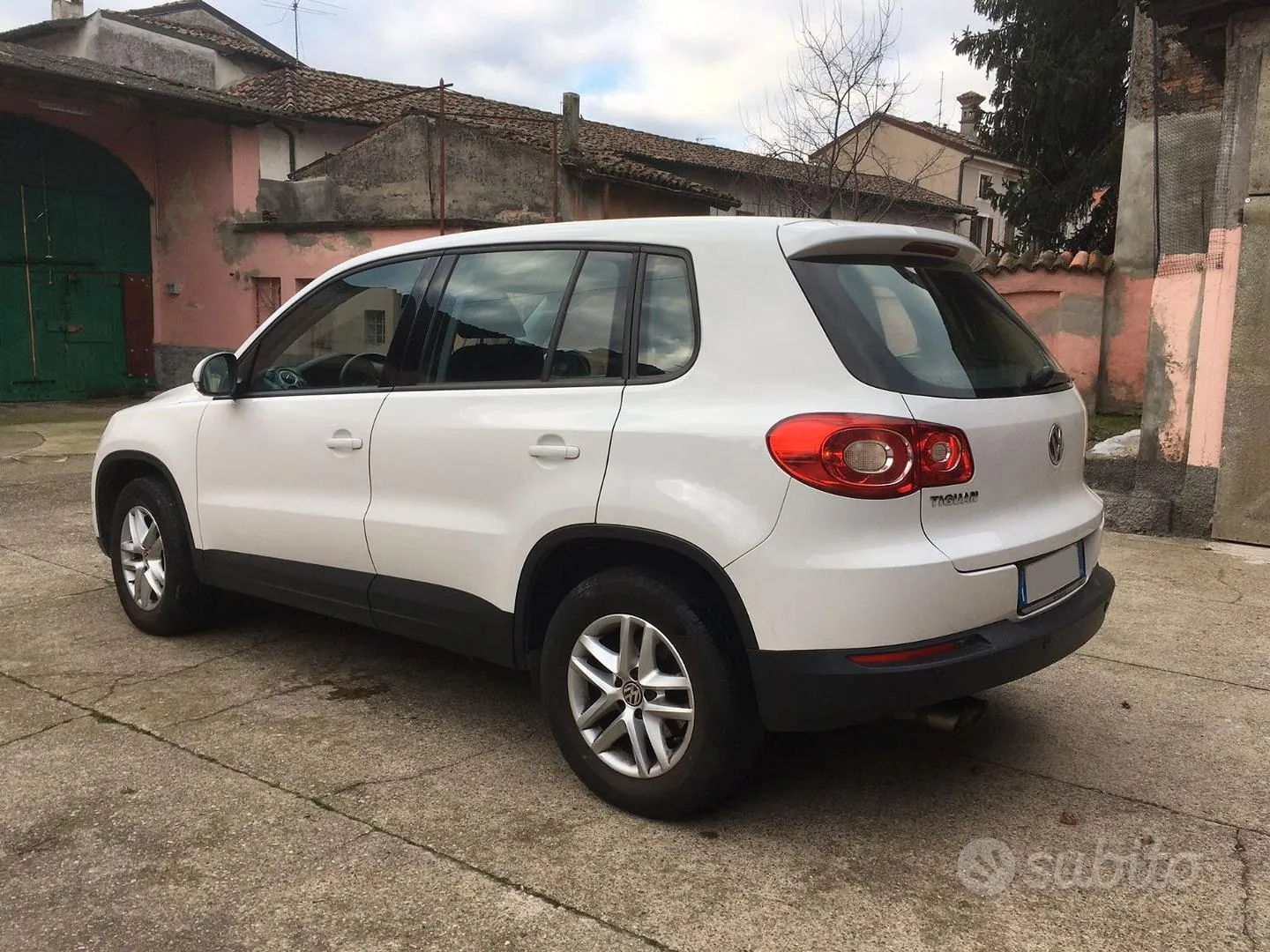 Volkswagen Tiguan 2011 photo 3