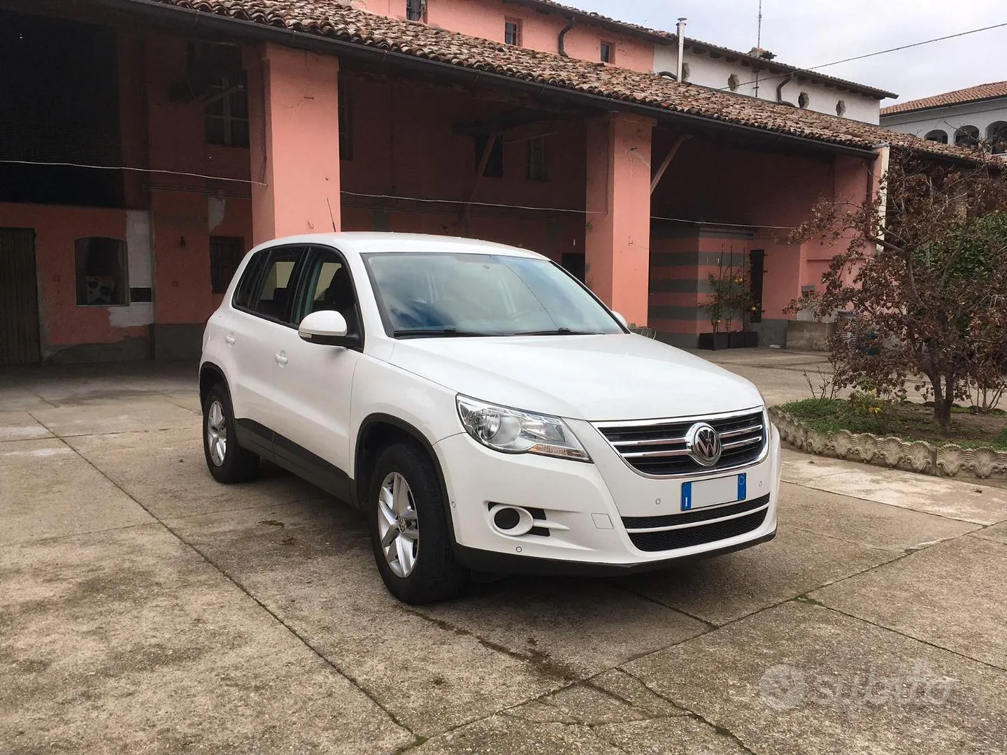 Volkswagen Tiguan 2011 photo 2