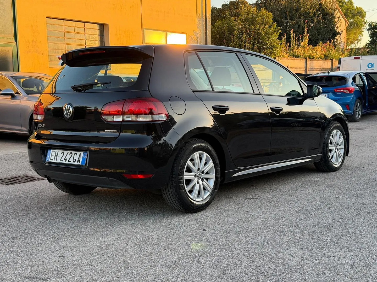 Volkswagen Golf 2011 photo 2