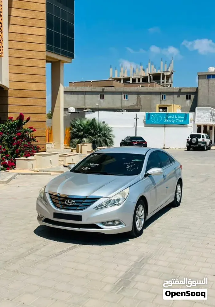 Hyundai Sonata 2011 photo 2
