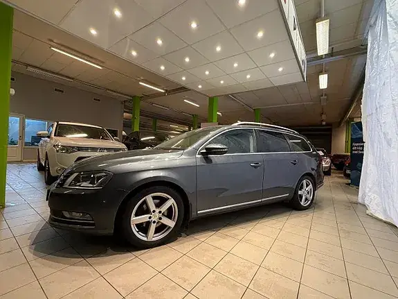 Volkswagen Passat 2012 photo 2