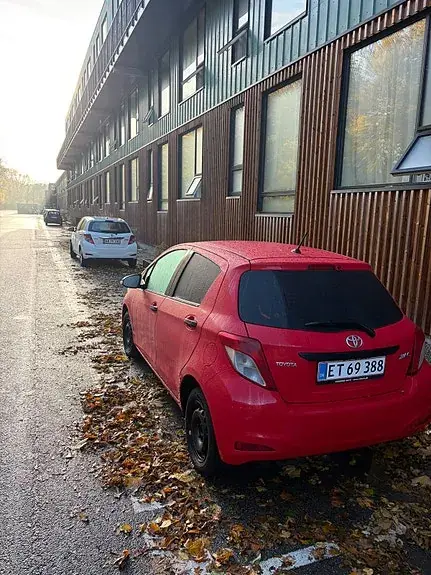 Toyota Yaris 2011 photo 2