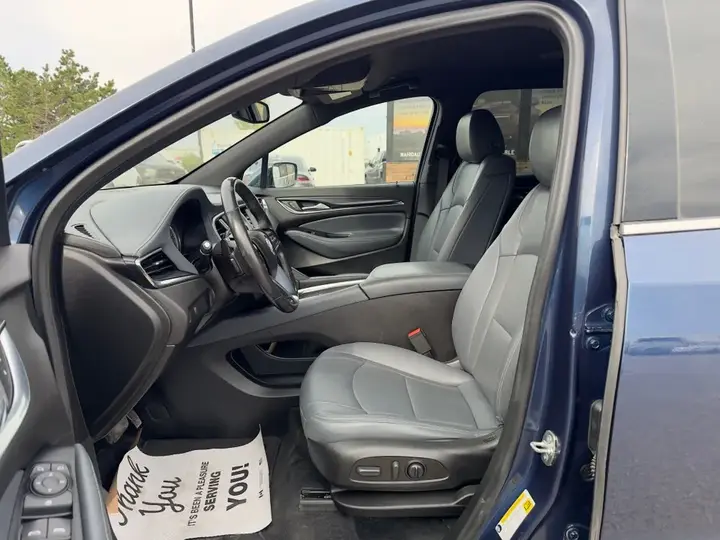Buick Enclave 2022 photo 2