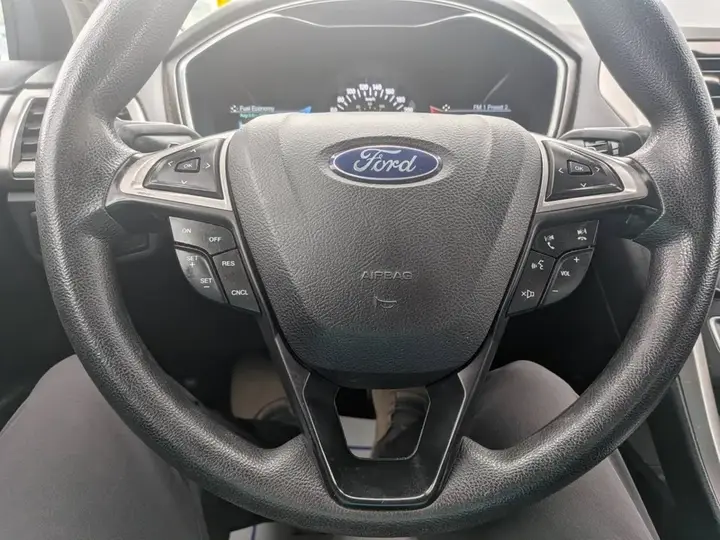 Ford Fusion 2017 photo 5