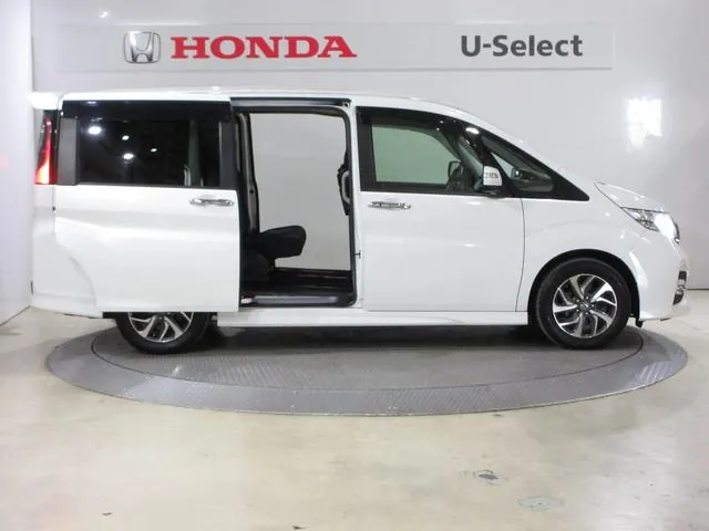 Honda Stepwagen 2016 photo 2