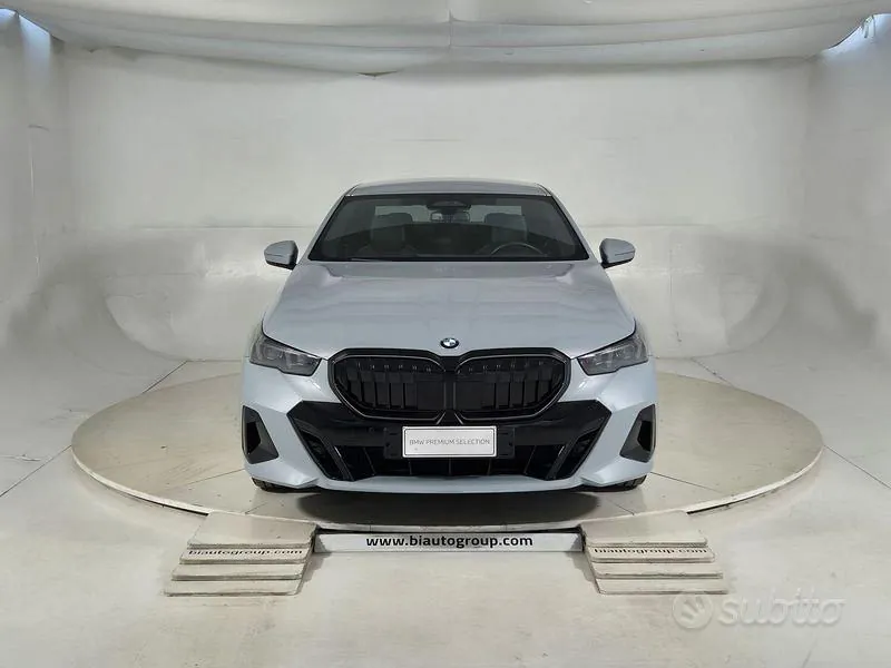 BMW 5 Series 2025 photo 3