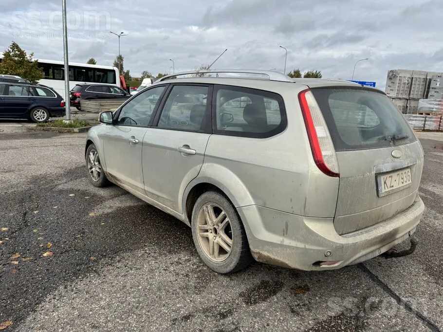 Ford Focus 2009 photo 2