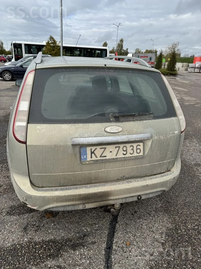 Ford Focus 2009 photo 3
