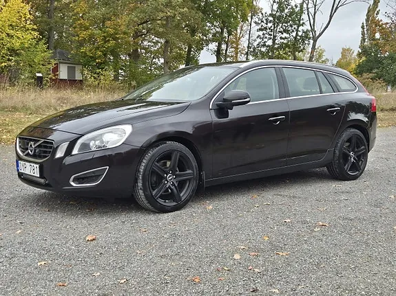 Volvo V60 2012 photo 2