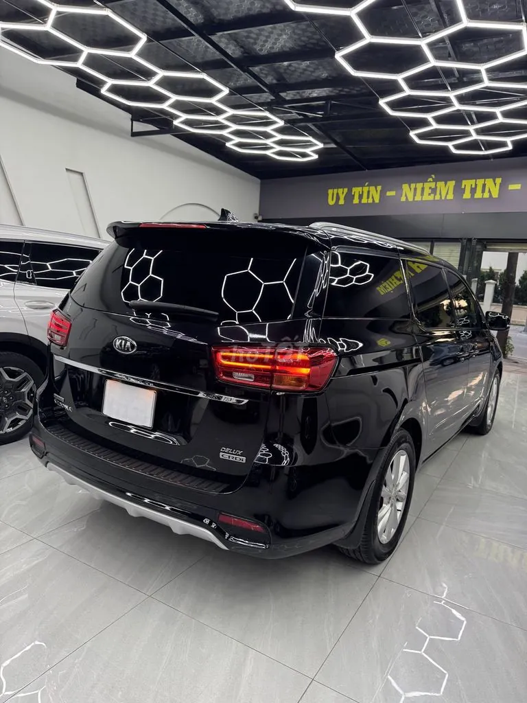 Kia Sedona 2021 photo 2