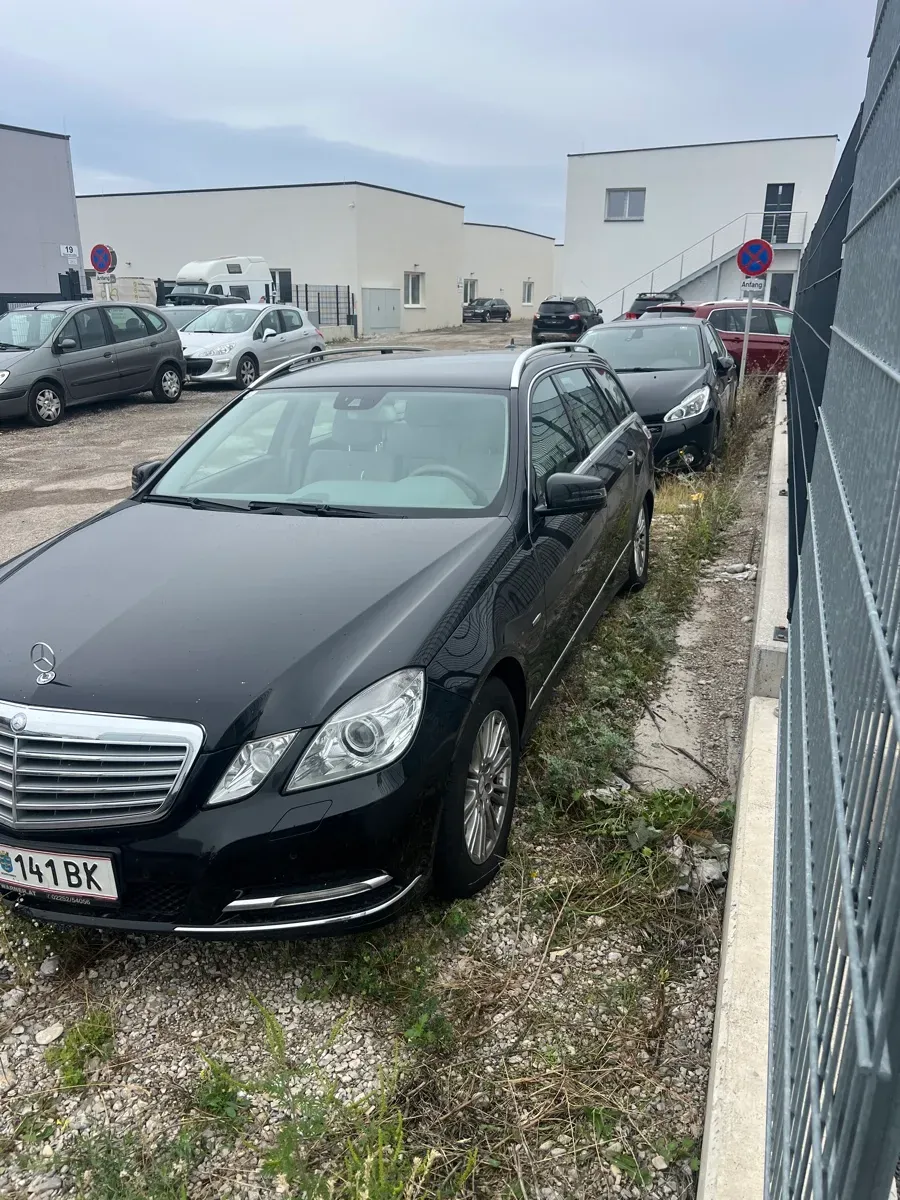Mercedes-Benz E-Class 2010 photo 3