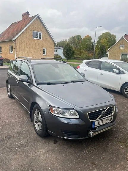 Volvo V50 2011 photo 2