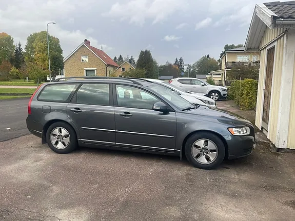 Volvo V50 2011 photo 4
