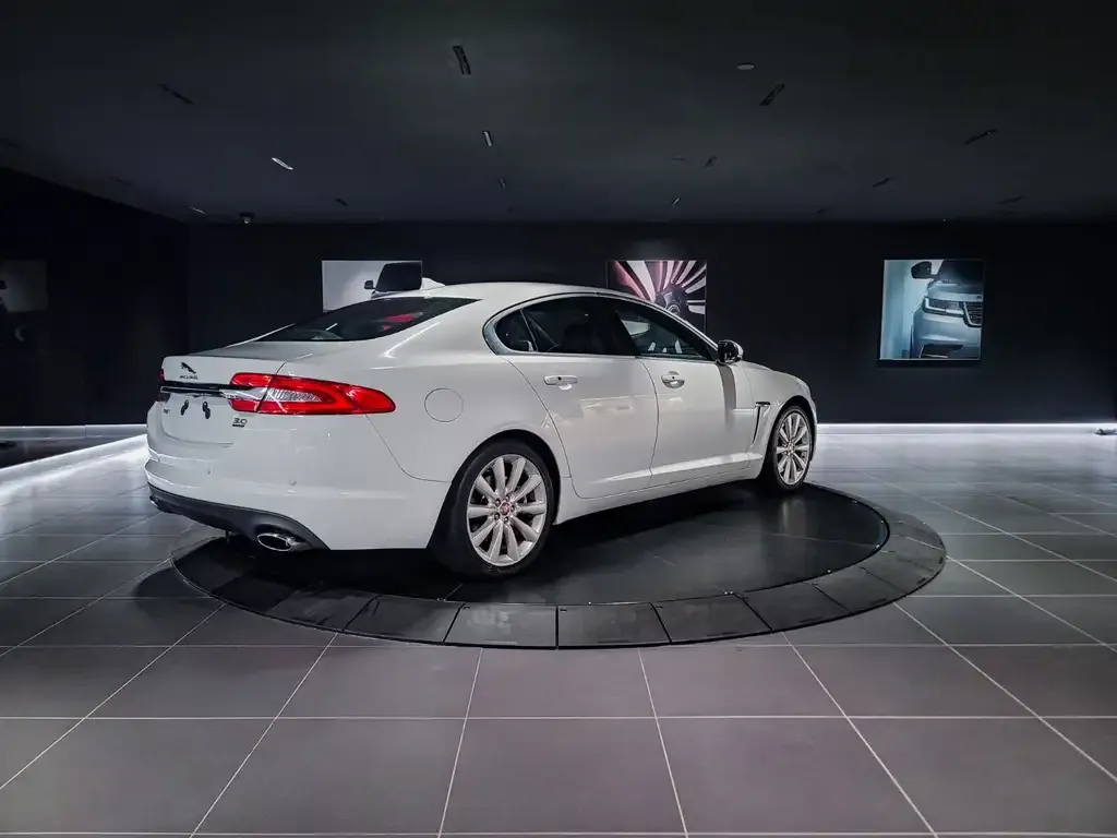 Jaguar Xf 2014 photo 5
