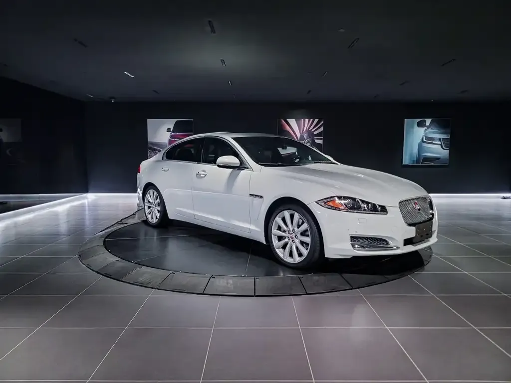 Jaguar Xf 2014 photo 3