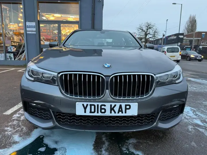 BMW 7 Series 2016 photo 4