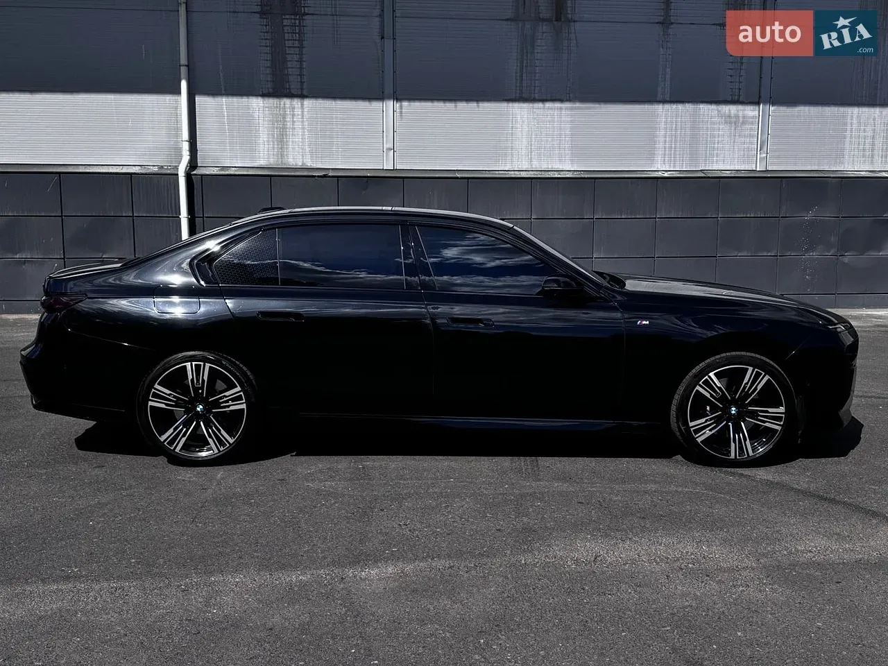 BMW 7 Series 2024 photo 3