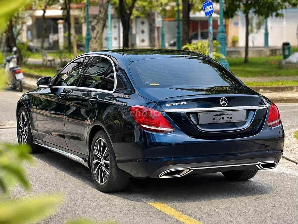 Mercedes-Benz C-Class 2019 photo 3