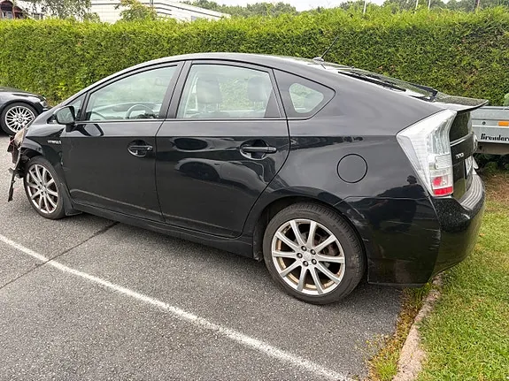 Toyota Prius 2011 photo 2