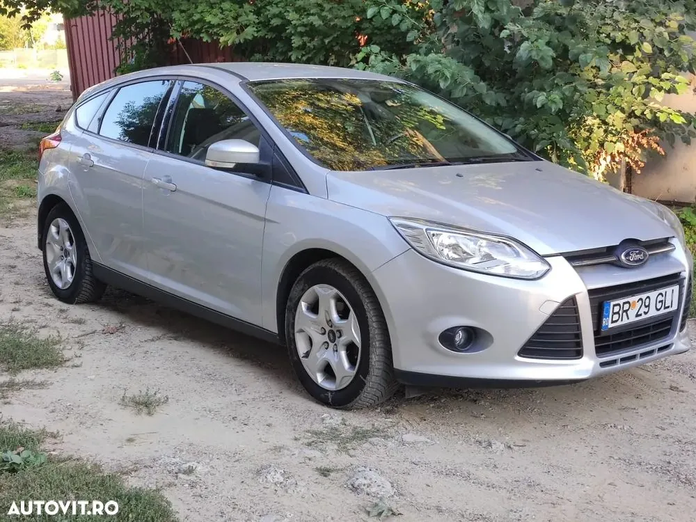 Ford Focus 2011 photo 2