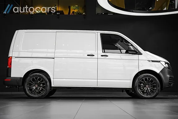 Volkswagen Transporter 2021 photo 2