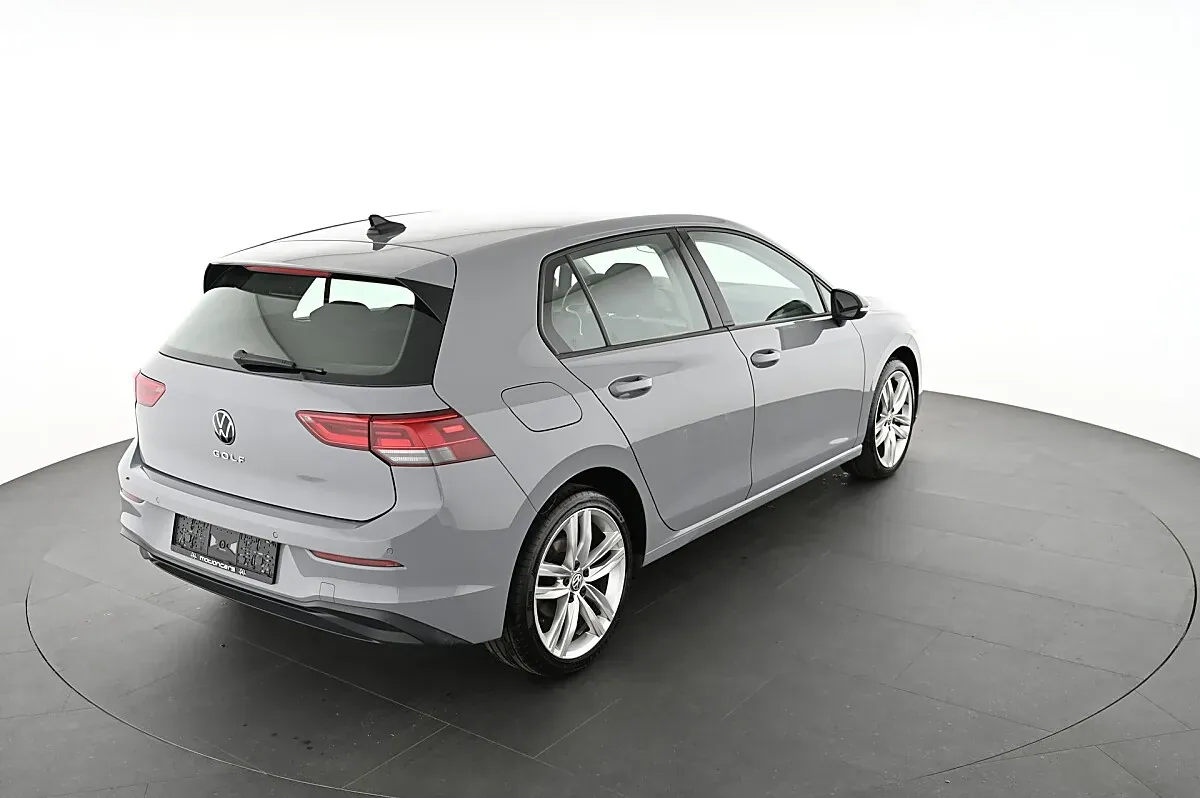 Volkswagen Golf 2023 photo 2
