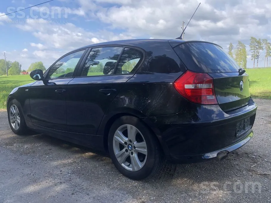BMW 118 2011 photo 4