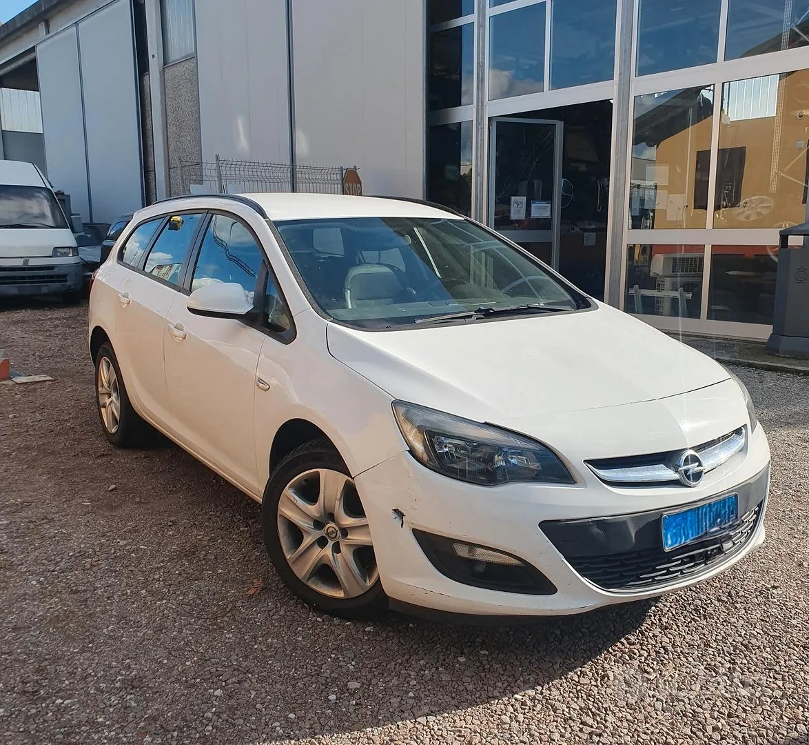 Opel Astra 2016 photo 2