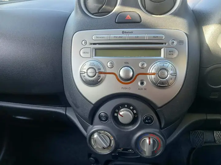 Nissan Micra 2012 photo 4