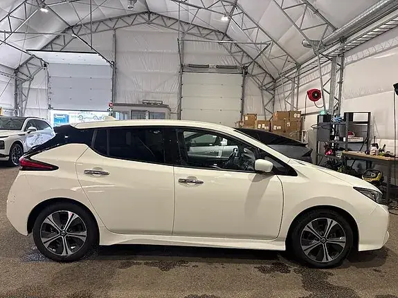 Nissan Leaf 2021 photo 3