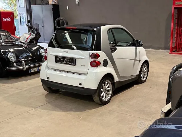 Smart Fortwo 2010 photo 4