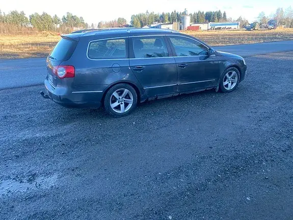 Volkswagen Passat 2010 photo 4