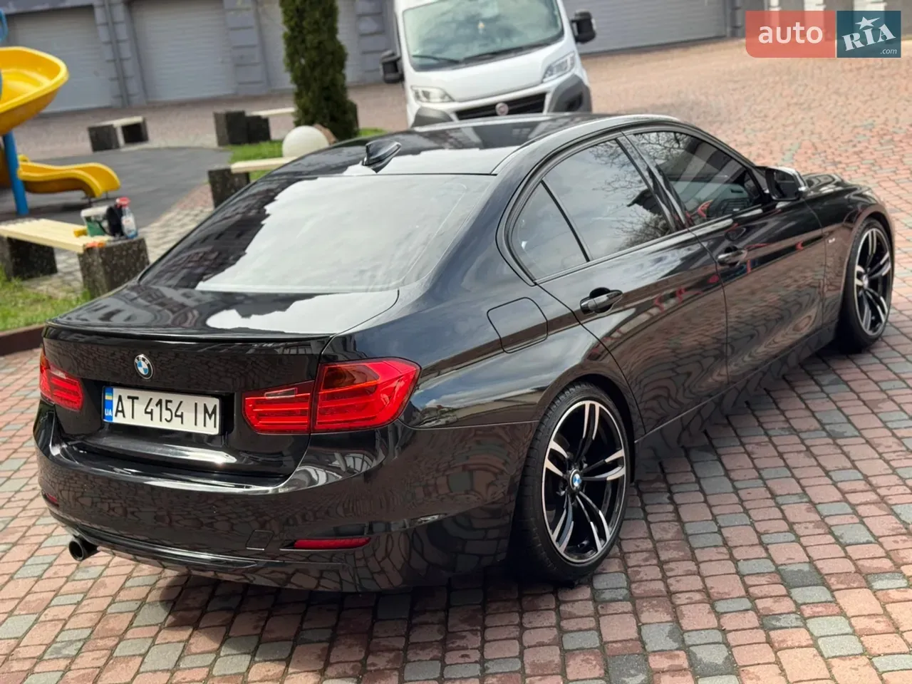 BMW 3 Series 2013 photo 3