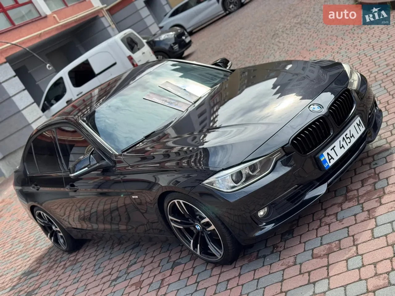 BMW 3 Series 2013 photo 2