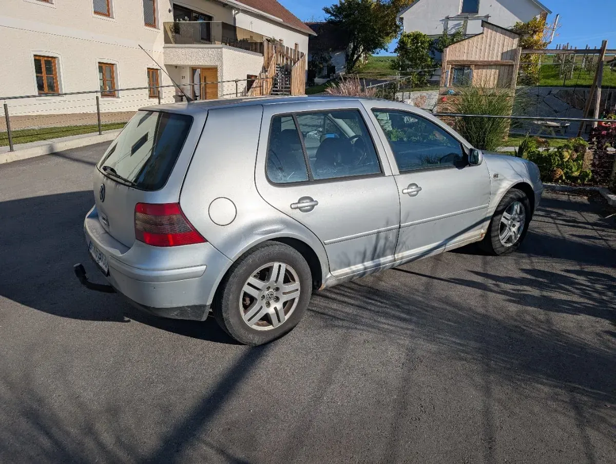 Volkswagen Golf 2002 photo 3
