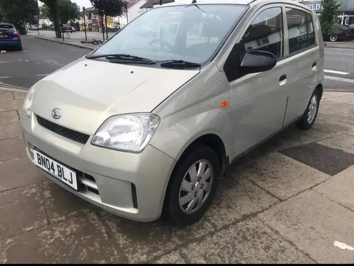 Daihatsu Charade 2004 photo 4
