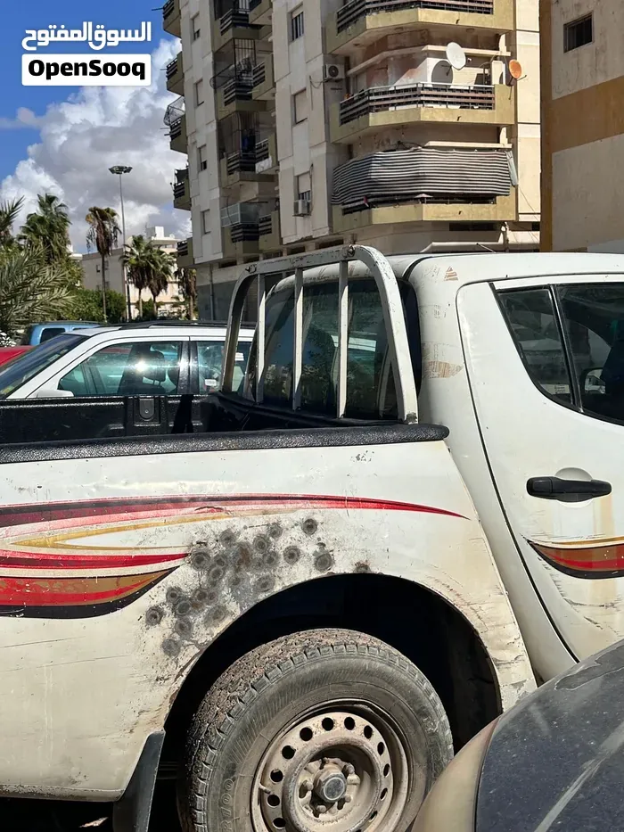 Mitsubishi L200 2008 photo 2