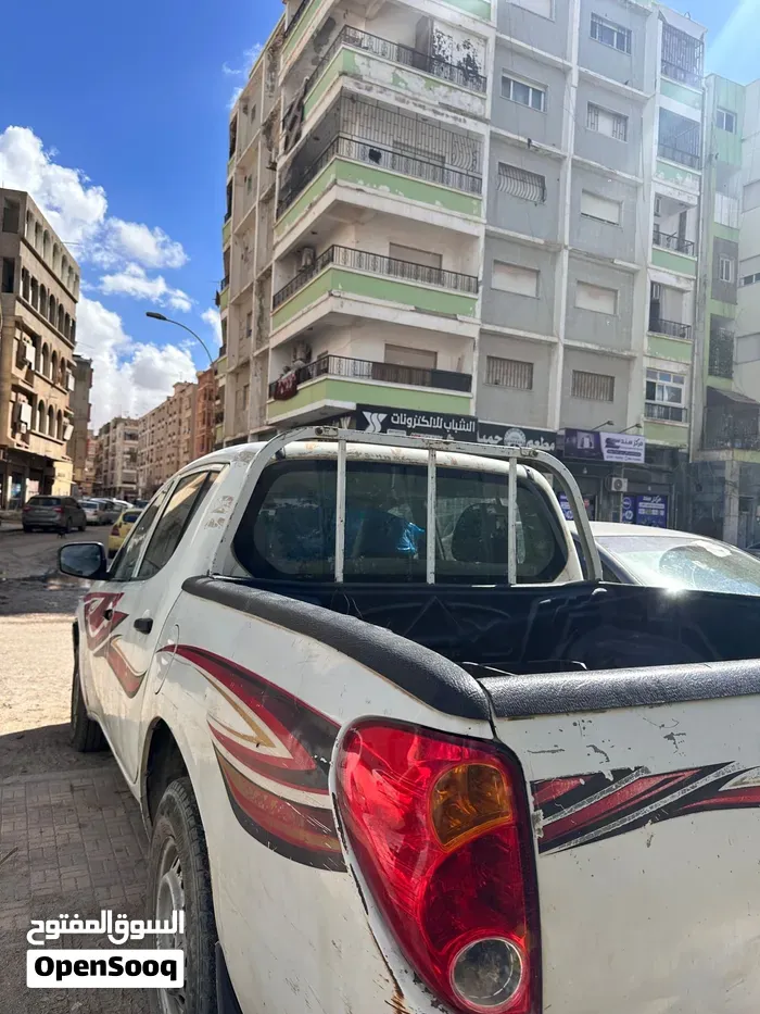 Mitsubishi L200 2008 photo 3