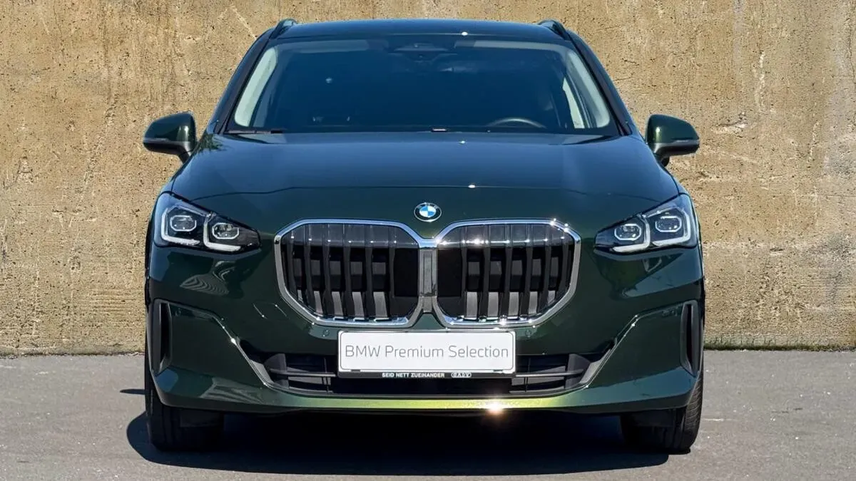 BMW 2 Series 2025 photo 2