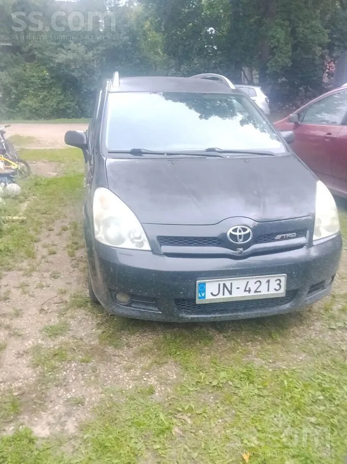 Toyota Corolla Verso 2005 photo 2