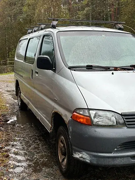 Toyota Hiace 2005 photo 2