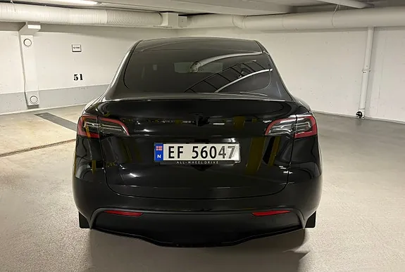Tesla Model Y 2023 photo 4