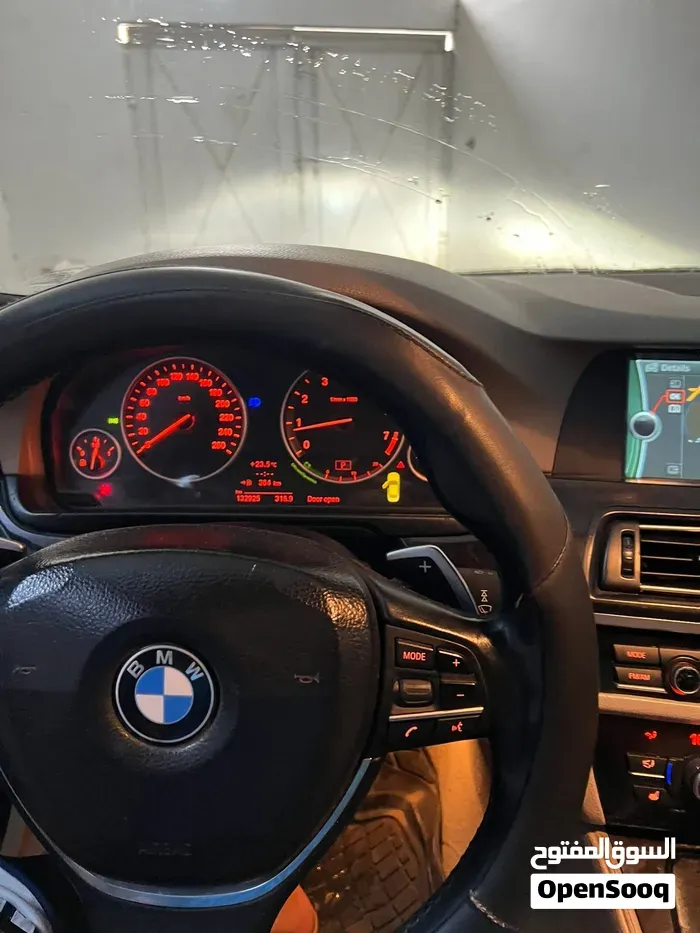 BMW 5 Series 2012 photo 2