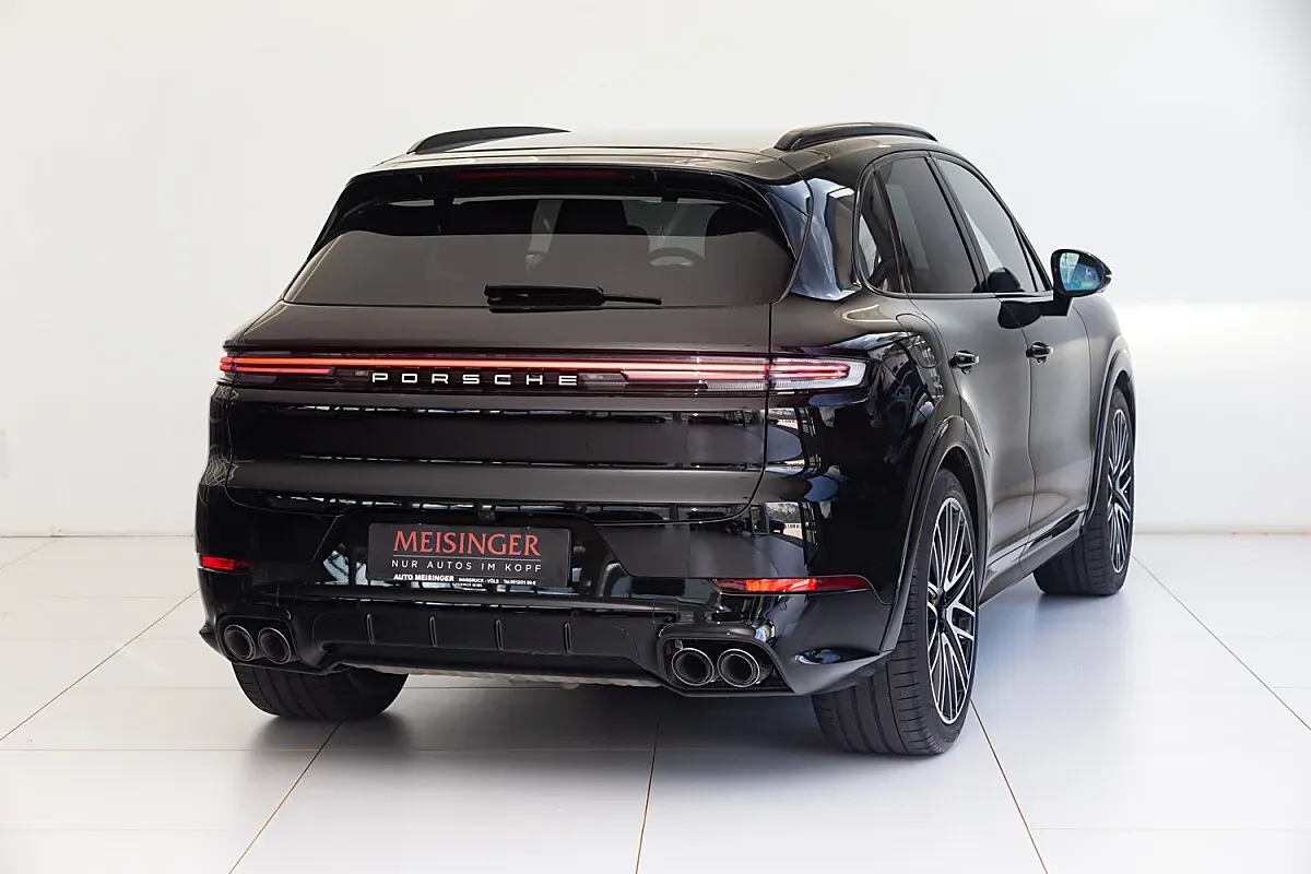 Porsche Cayenne 2024 photo 2