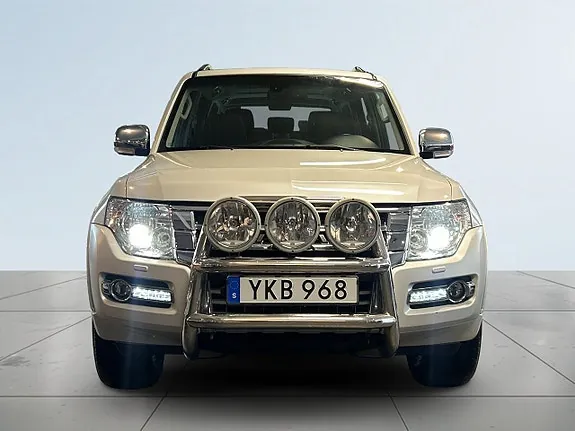 Mitsubishi Pajero 2017 photo 2
