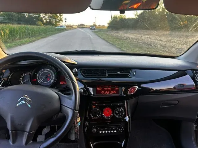 Citroen C3 2012 photo 4