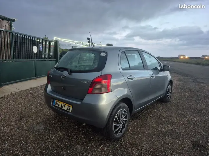 Toyota Yaris 2006 photo 2