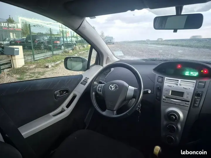Toyota Yaris 2006 photo 3